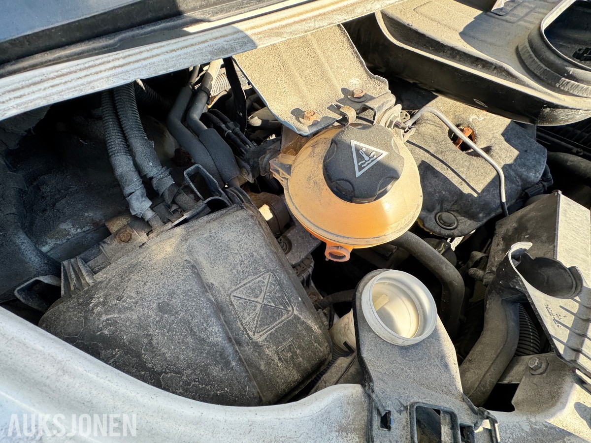 2013 Peugeot EXPERT 2.0 D 163HK 3 SETER HENGERFESTE SKYVEDØRER