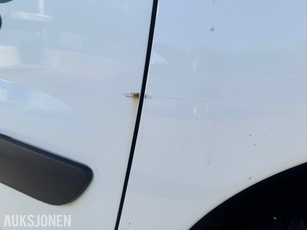 2013 Peugeot EXPERT 2.0 D 163HK 3 SETER HENGERFESTE SKYVEDØRER