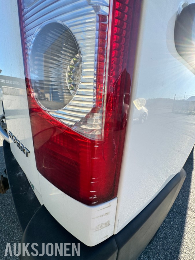 2013 Peugeot EXPERT 2.0 D 163HK 3 SETER HENGERFESTE SKYVEDØRER