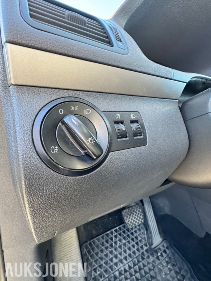 2009 Volkswagen TOURAN 1.9 D 105HK HENGERFESTE CRUISE CLIMA