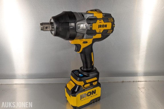 Ny IRON 2 000 Nm muttertrekker – 3/4tommes – 2 batterier – lader – koffert