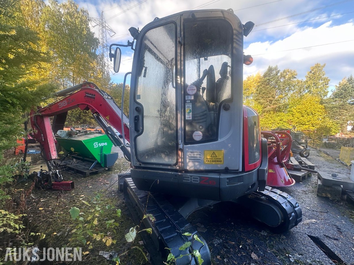 «2007 Neuson 38Z3 beltegraver – knekt bom – reparasjonsobjekt».