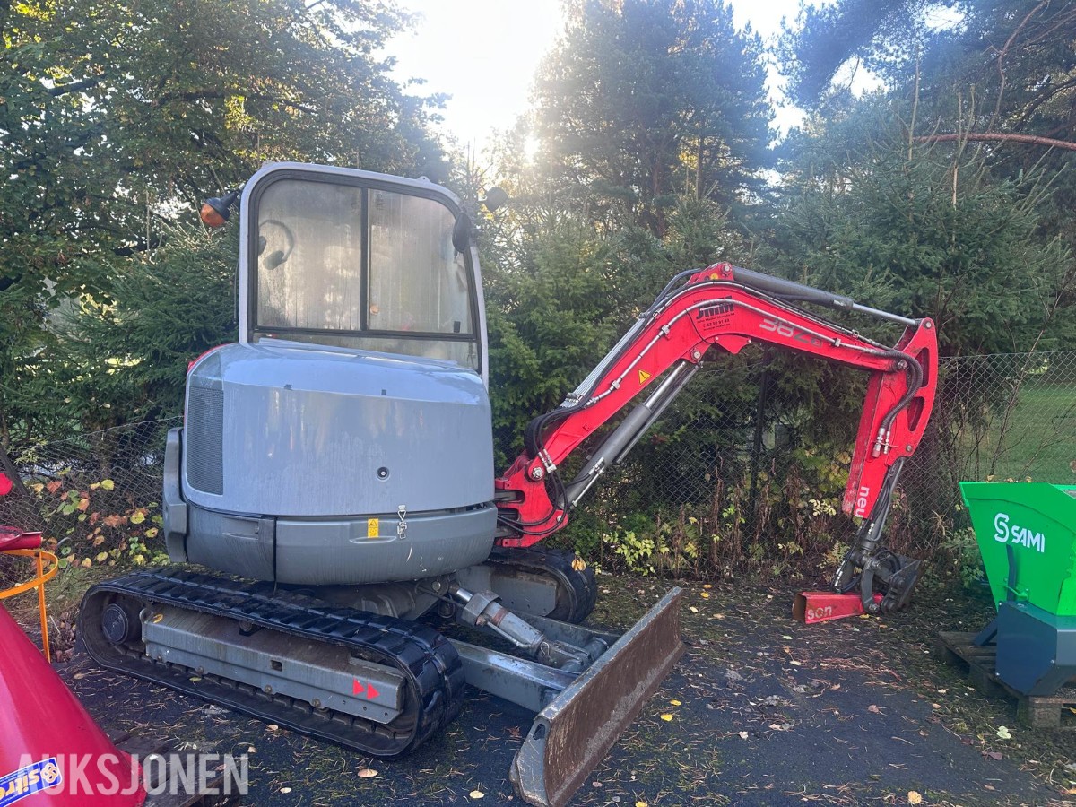«2007 Neuson 38Z3 beltegraver – knekt bom – reparasjonsobjekt».