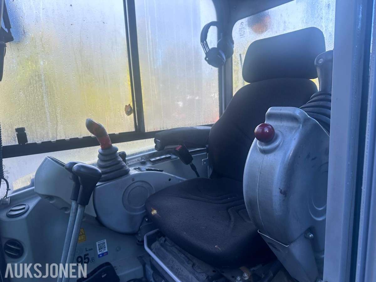 «2007 Neuson 38Z3 beltegraver – knekt bom – reparasjonsobjekt».