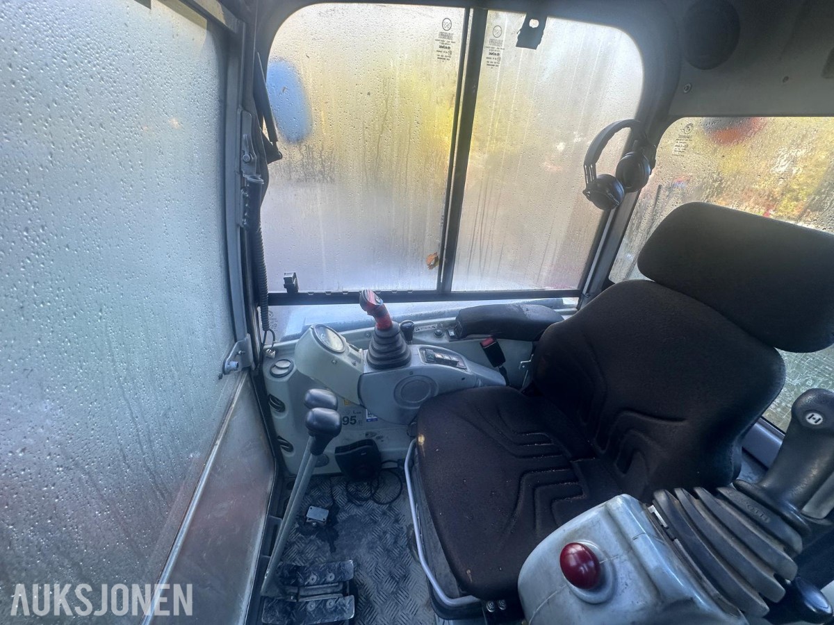 «2007 Neuson 38Z3 beltegraver – knekt bom – reparasjonsobjekt».