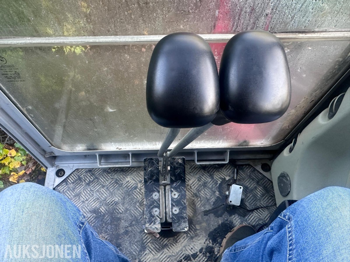 «2007 Neuson 38Z3 beltegraver – knekt bom – reparasjonsobjekt».