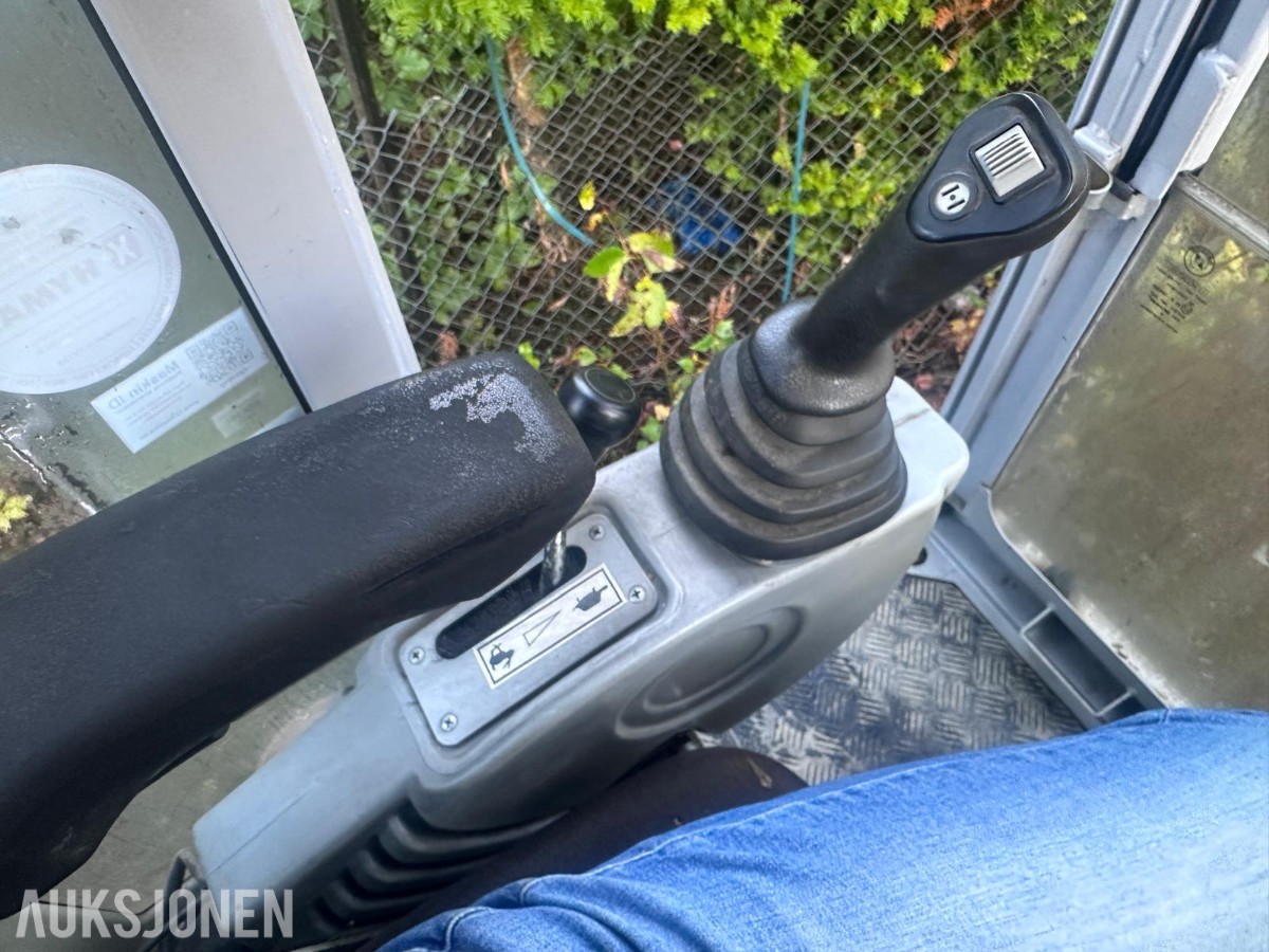 «2007 Neuson 38Z3 beltegraver – knekt bom – reparasjonsobjekt».