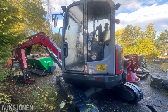 «2007 Neuson 38Z3 beltegraver – knekt bom – reparasjonsobjekt».