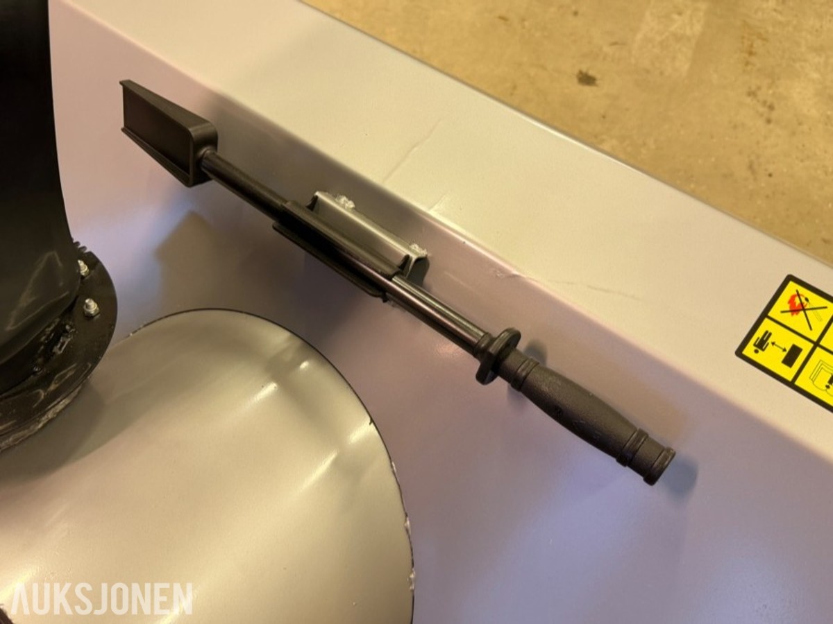 AGRO 750PS Tohjulstraktor med belter og hjul