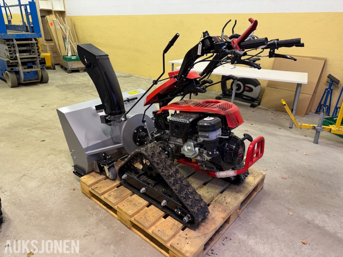 AGRO 750PS Tohjulstraktor med belter og hjul