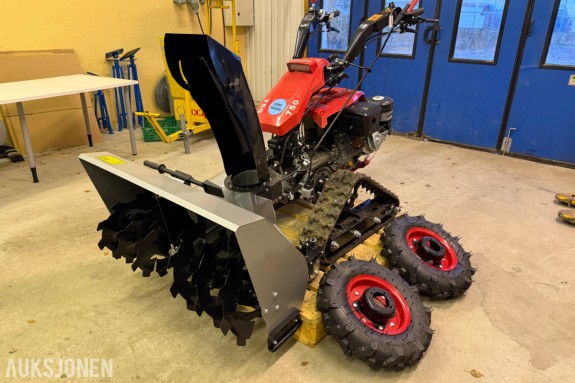 AGRO 750PS Tohjulstraktor med belter og hjul