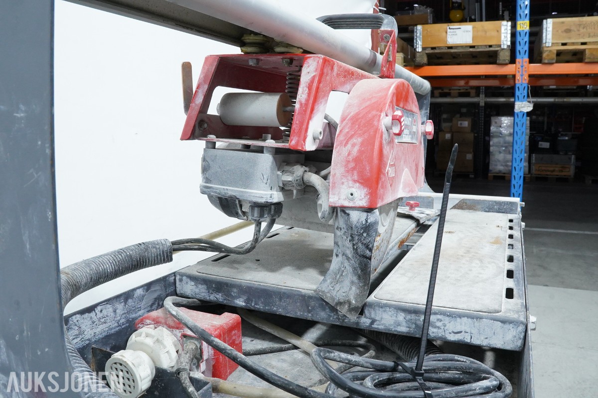 2008 RUBI DW-200-L våtkutter / flissag med stativ