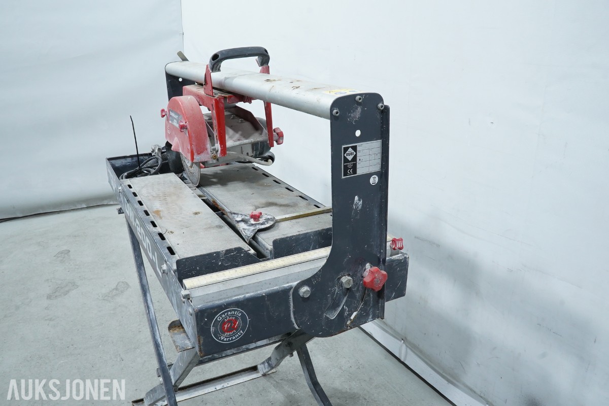 2008 RUBI DW-200-L våtkutter / flissag med stativ