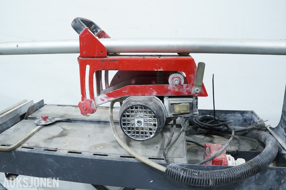 2008 RUBI DW-200-L våtkutter / flissag med stativ