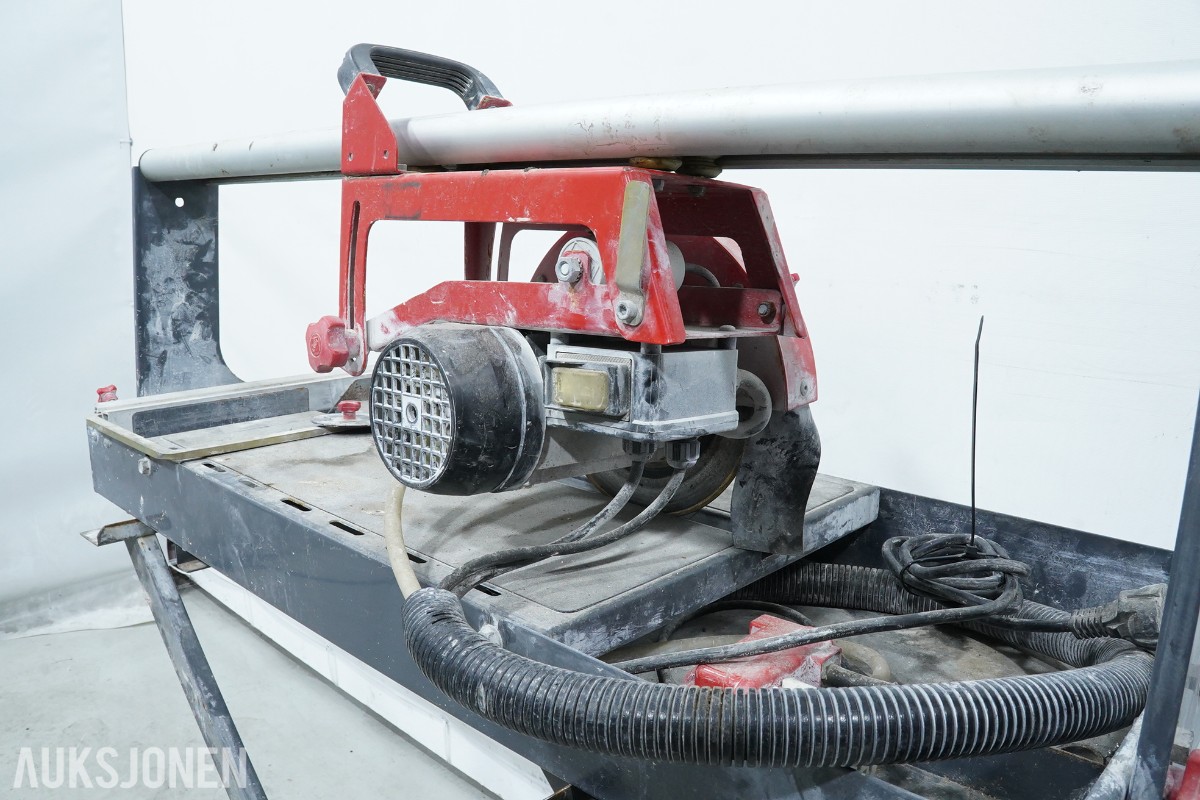 2008 RUBI DW-200-L våtkutter / flissag med stativ