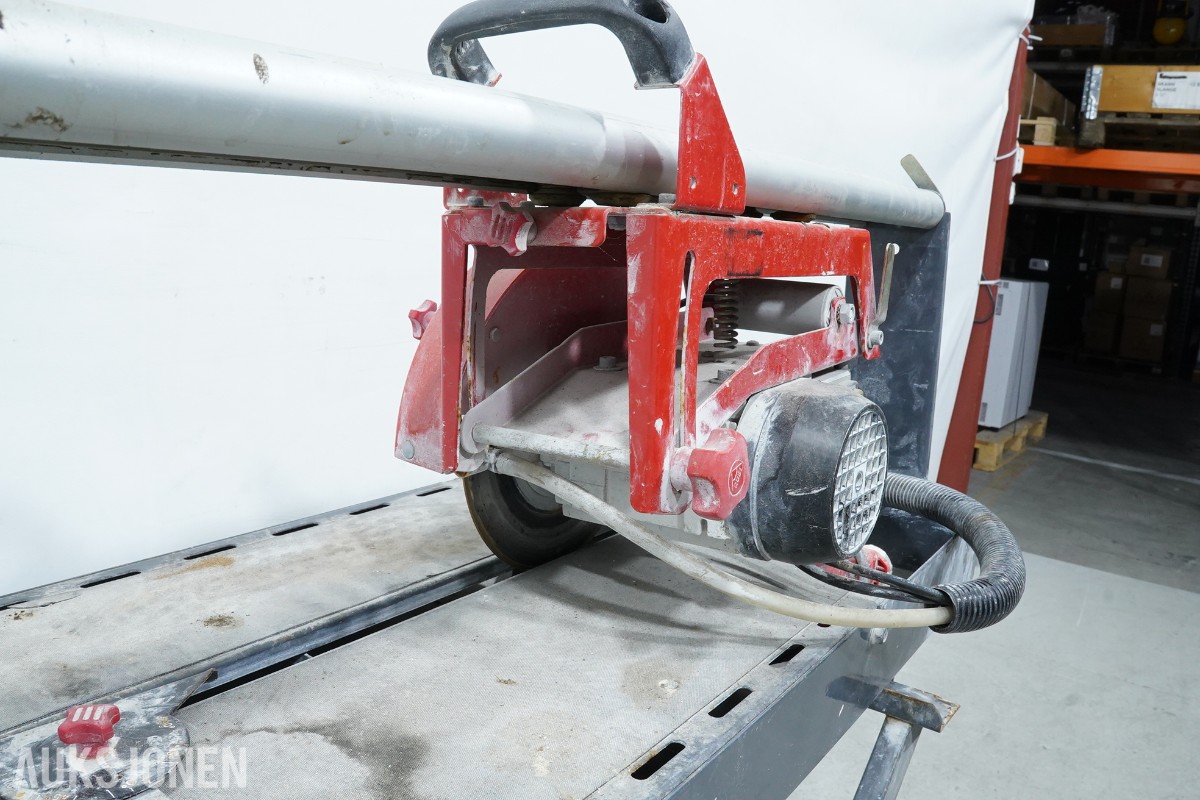 2008 RUBI DW-200-L våtkutter / flissag med stativ