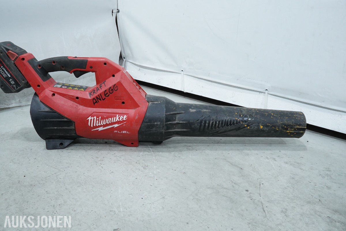 Parti Milwaukee M18 elektroverktøy, motorsager og arbeidsutstyr