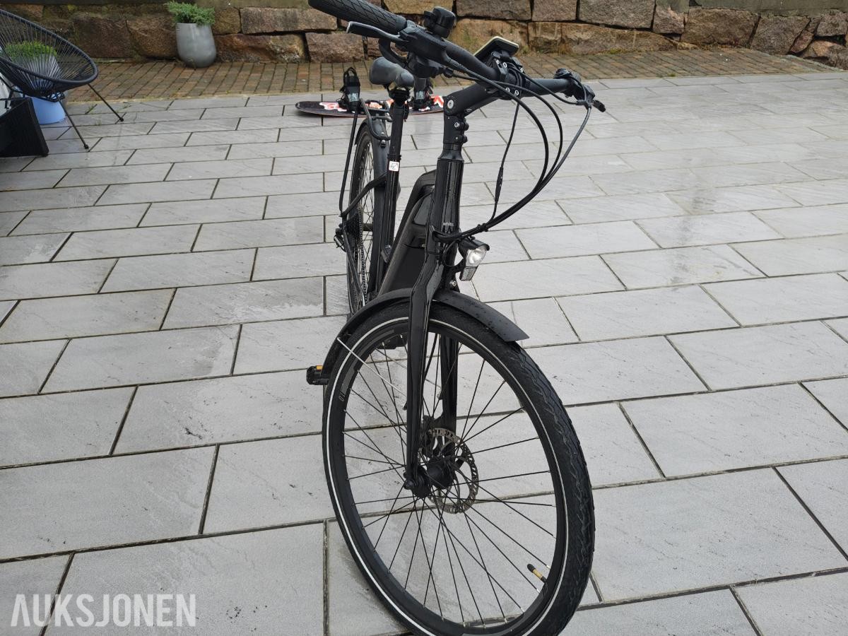 2023 White E-Trekking elsykkel – Rep.objekt