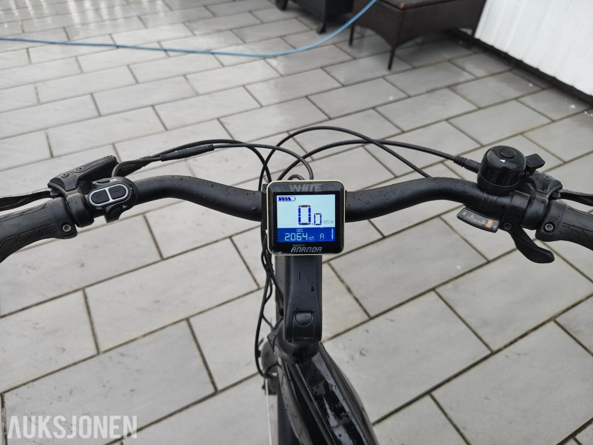 2023 White E-Trekking elsykkel – Rep.objekt