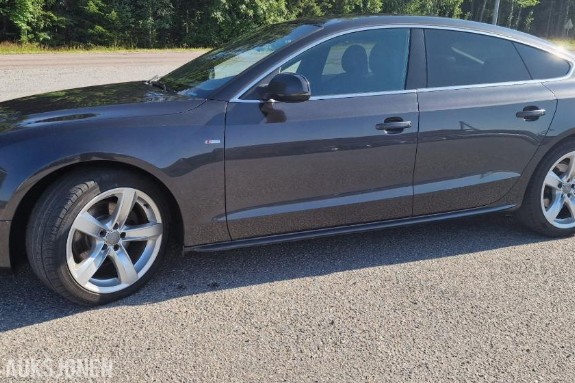 2011 Audi A5 2.0 143hk s-line cruisekontroll delskinn s+v dekk eu ok 10.2027