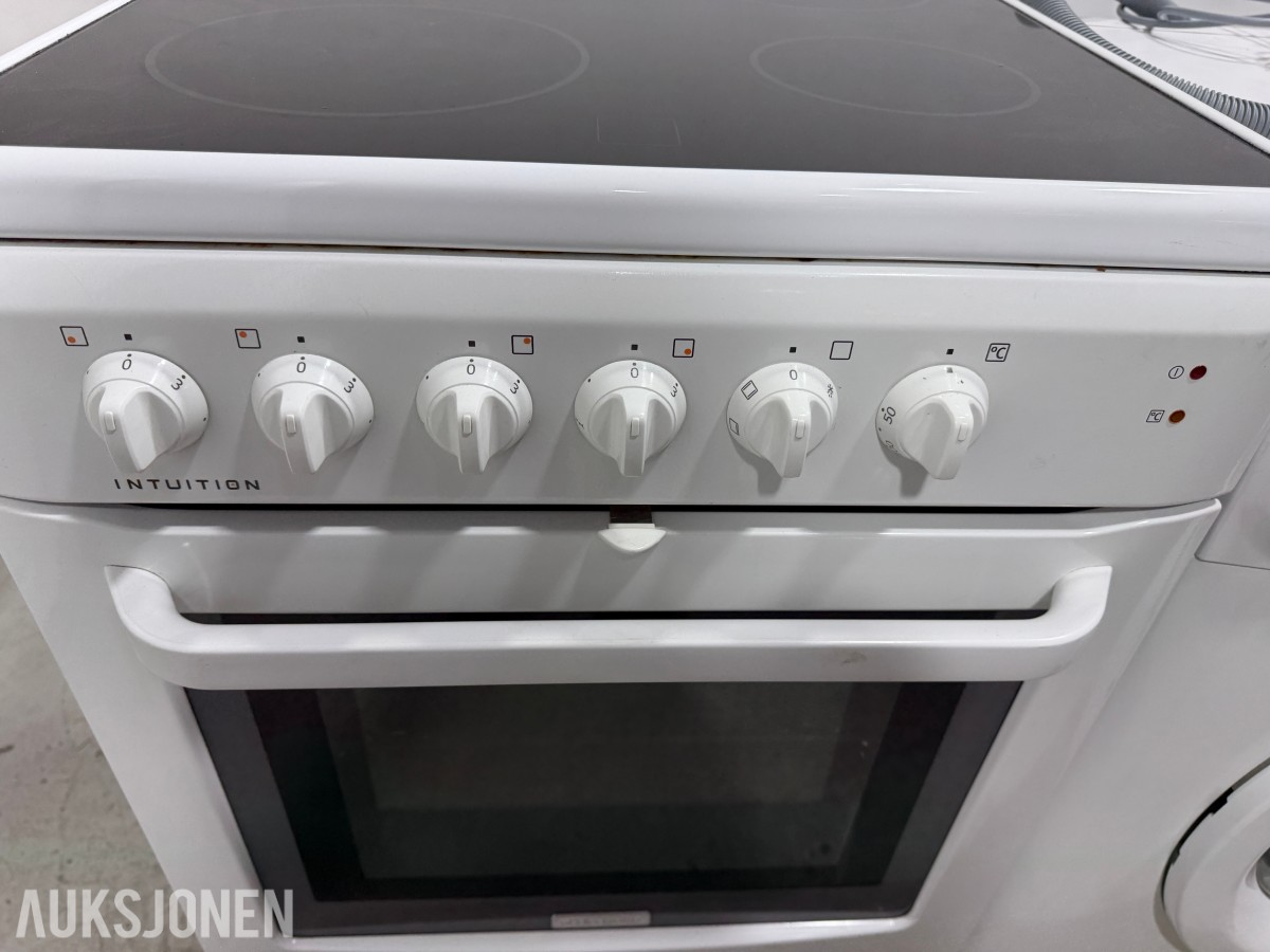 Electrolux komfyr EKC6006 og vaskemaskin EWF14079W