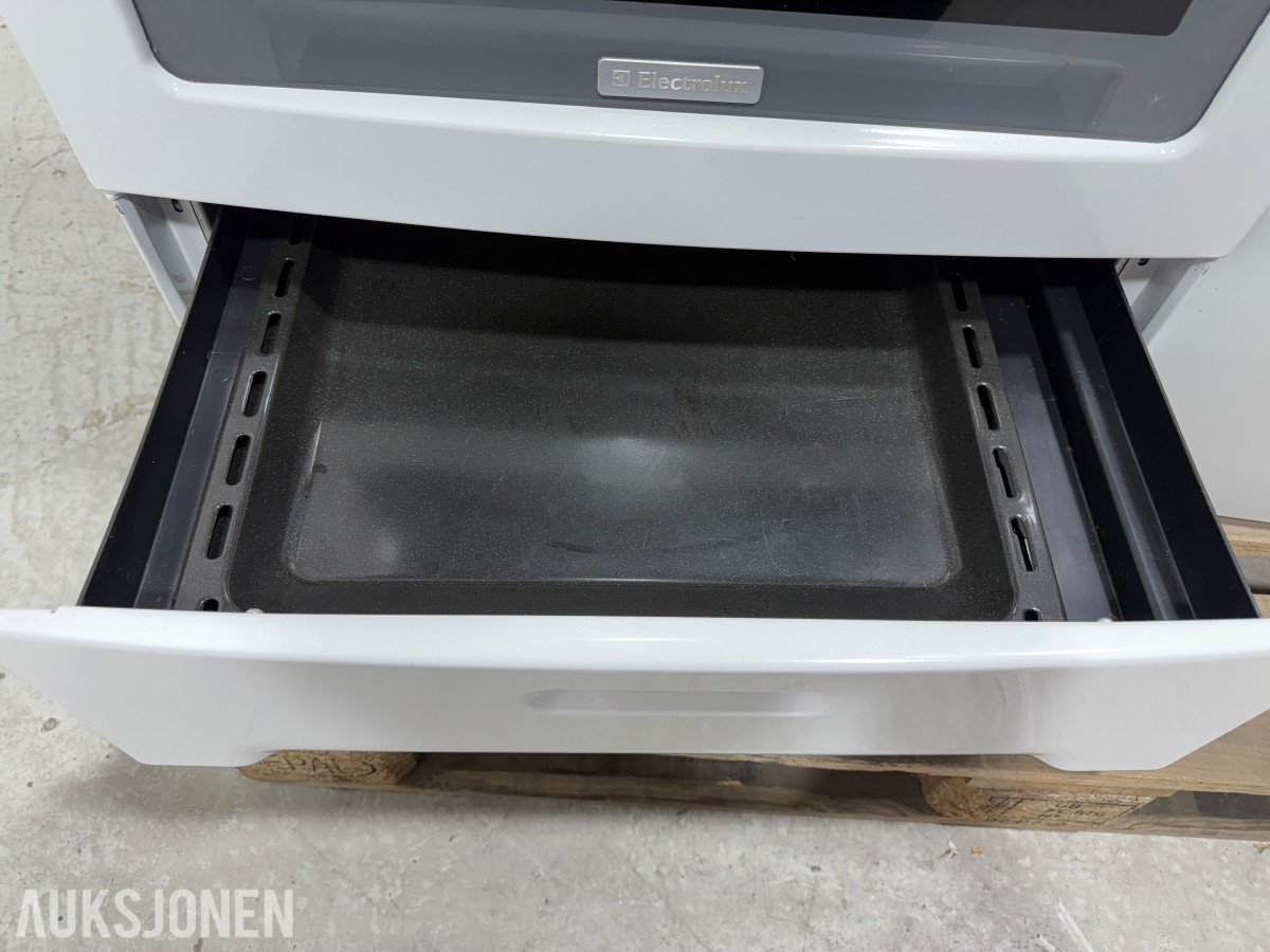 Electrolux komfyr EKC6006 og vaskemaskin EWF14079W