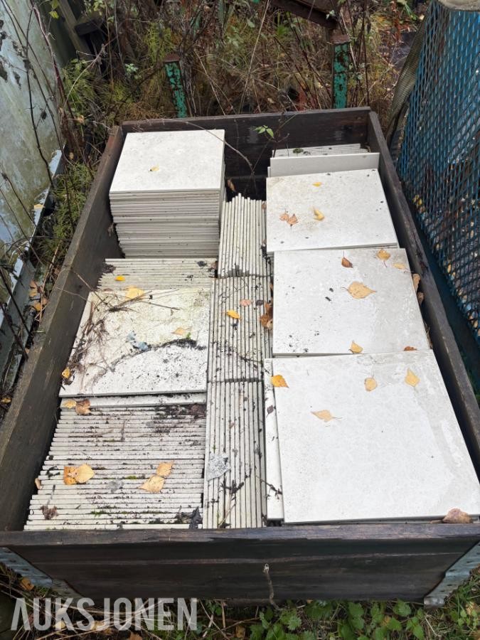 Ca 25 m2 fliser - ingen minstepris