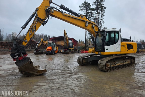 2017 Liebherr R 922 LC beltegraver-pusseskuffe-sertifisert til januar 2027-Leica 3D GPS- Rototilt R6 10173 timer