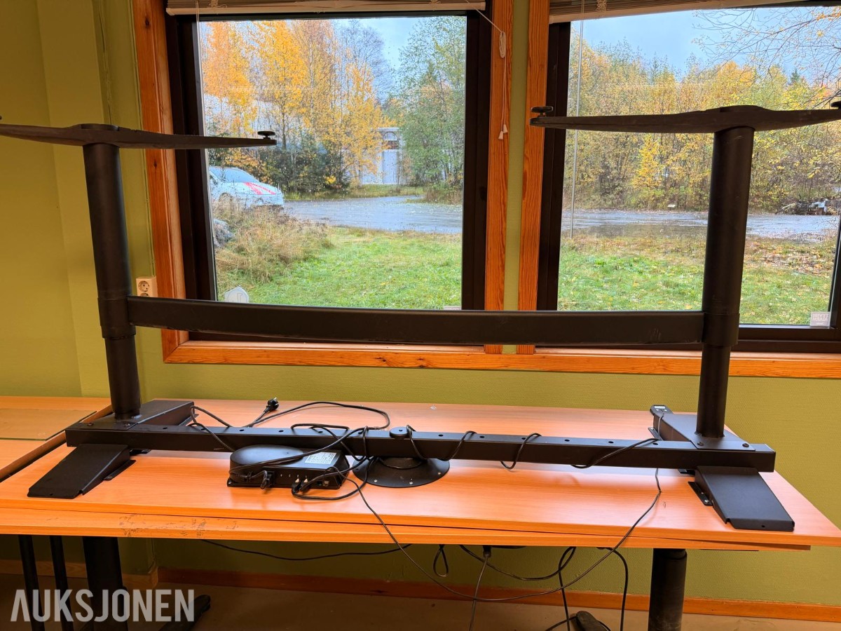 3 stk. elektrisk hev- og senkebord med LINAK styring