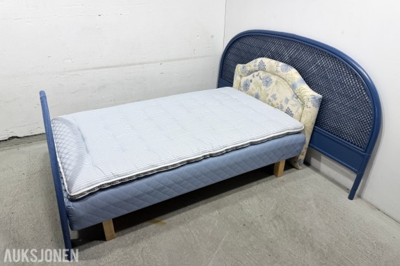 IKEA seng med flettet gavl og SULTAN GRYNING madrass