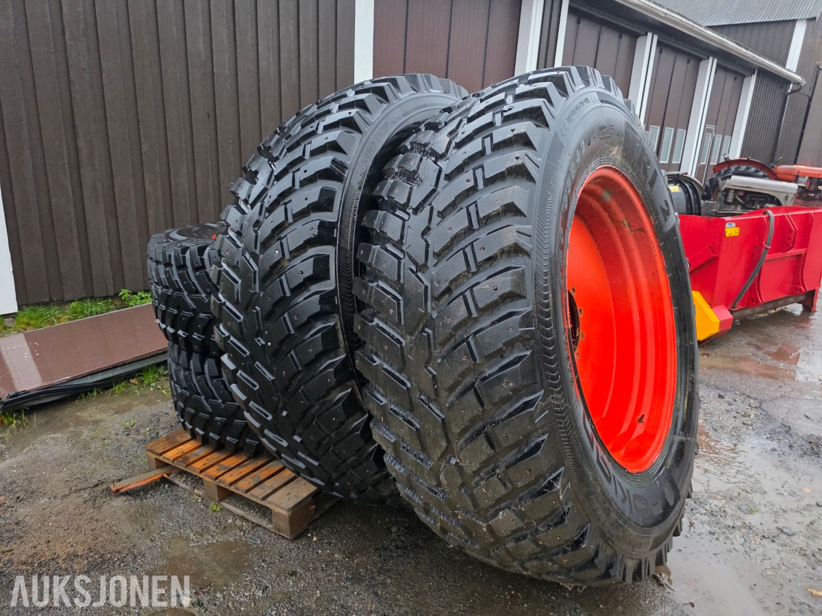 Traktorhjul på felg Industrihjul med pigg ca 40%
