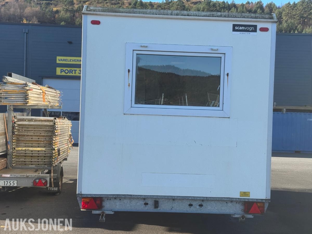 Scanvogn Mannskapsbrakke med toalett & oppbevaringsrom - 1500 kg