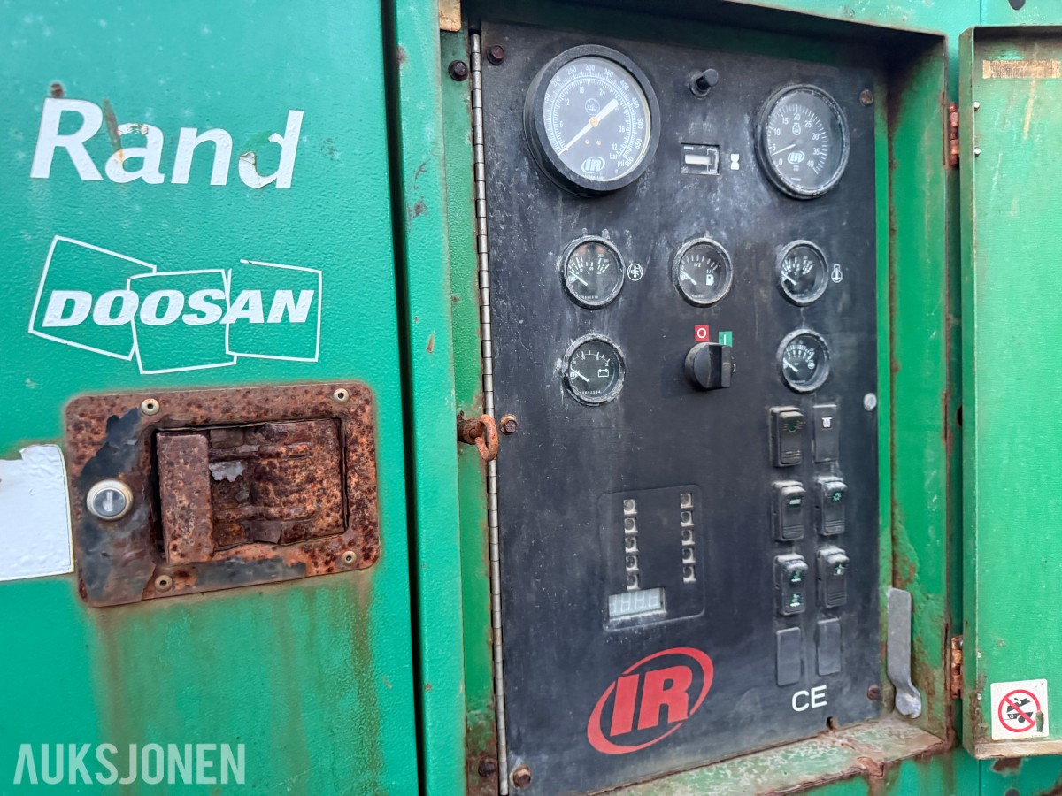 2010 Doosan / Ingersoll Rand 21/215 mobil dieselkompressor – dele-/reparasjonsobjekt