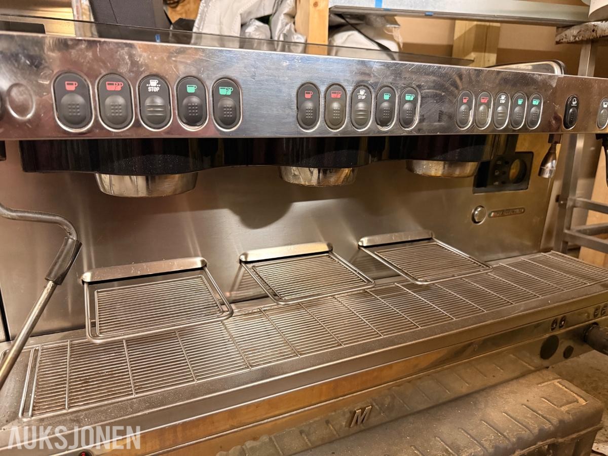 LA CIMBALI M29 PROFESJONELL ITLIENSK ESPRESSOMASKIN *INGEN MINSTEPRIS*