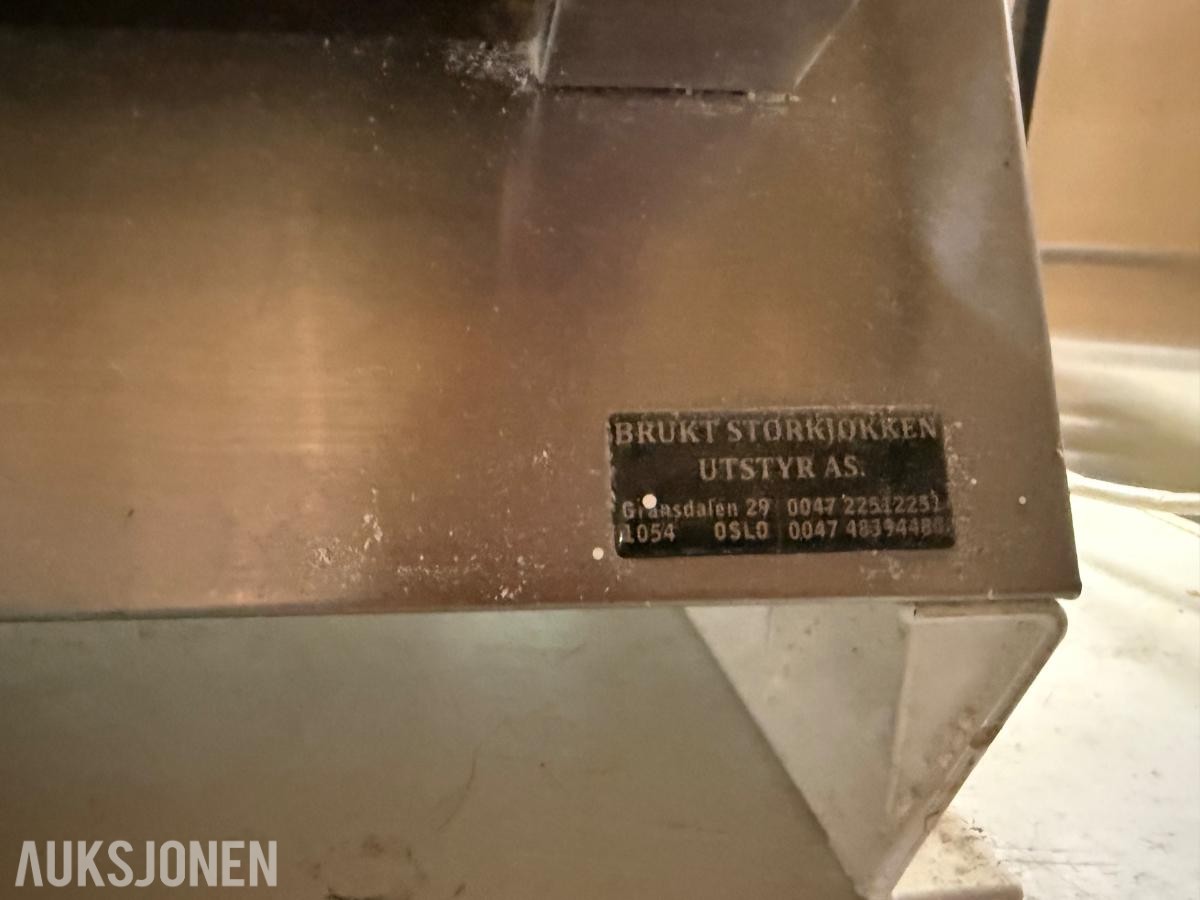 GGMGASTRO KJØKKEN UTSTYR PIZZAOVN, ISBITMASKIN, TOASTPRESSER, KAKEDISK, PASTAKOKER