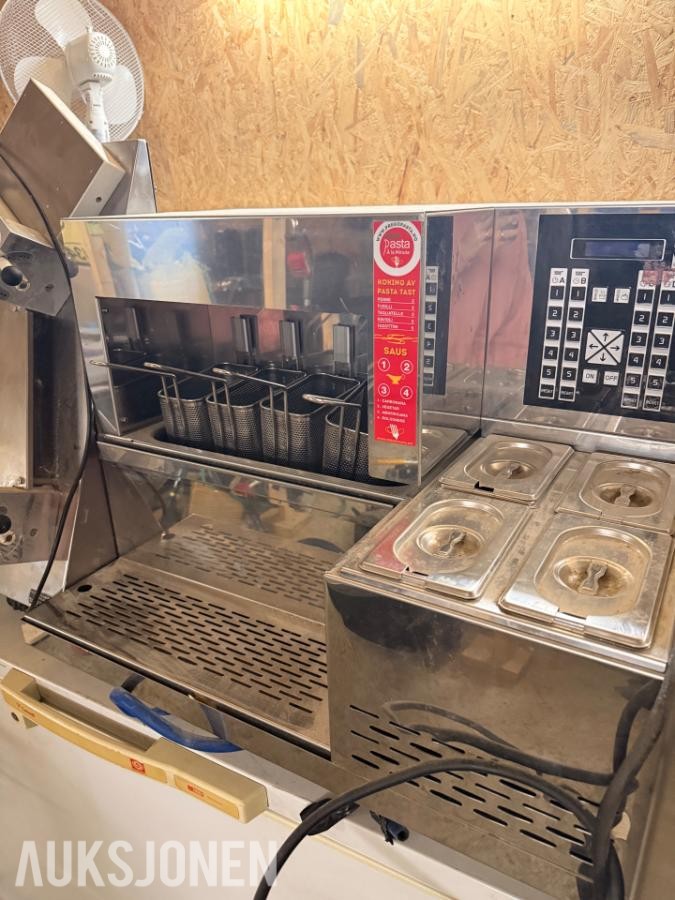 GGMGASTRO KJØKKEN UTSTYR PIZZAOVN, ISBITMASKIN, TOASTPRESSER, KAKEDISK, PASTAKOKER