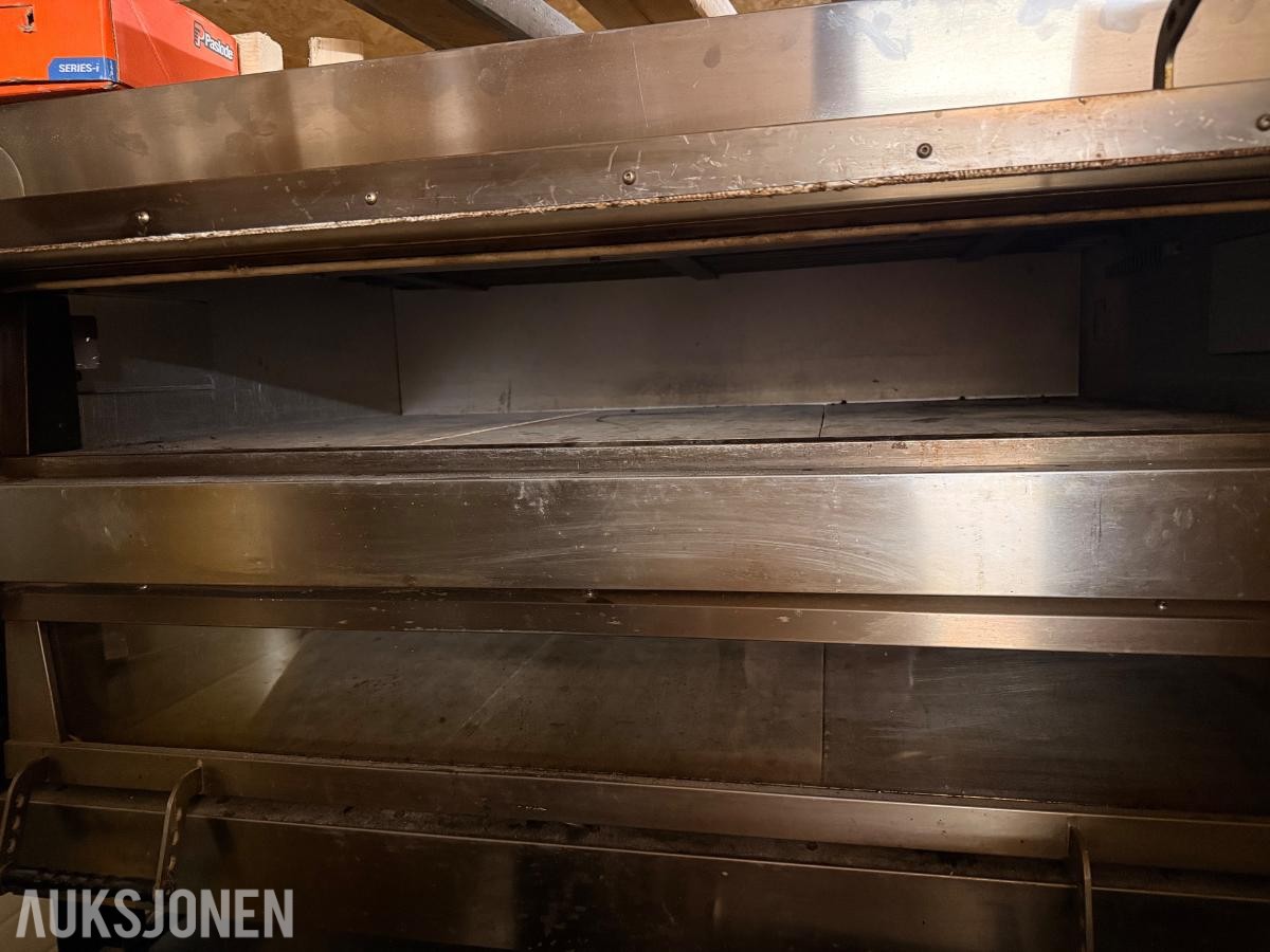 GGMGASTRO KJØKKEN UTSTYR PIZZAOVN, ISBITMASKIN, TOASTPRESSER, KAKEDISK, PASTAKOKER