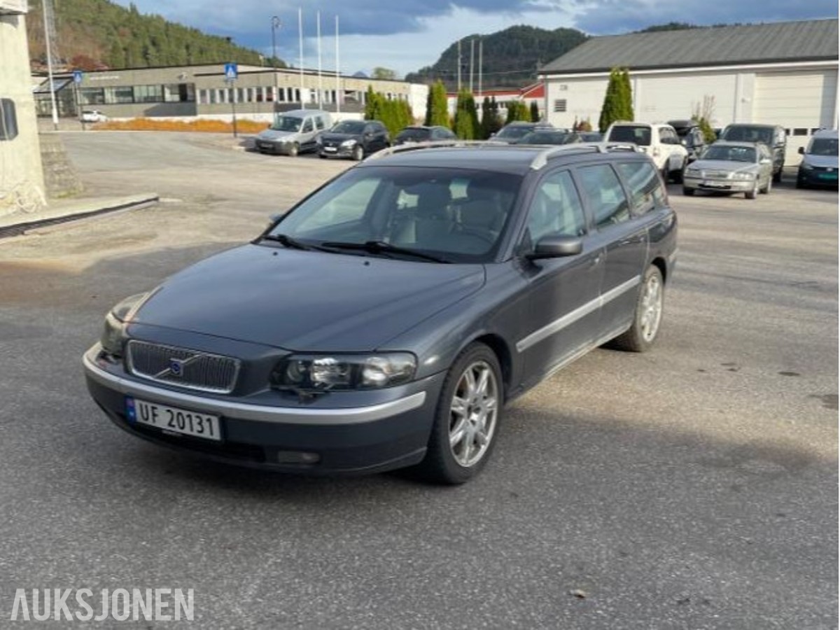 2004 Volvo V70 2.0T 179hk AUTOMAT SKINN TAKRAILS