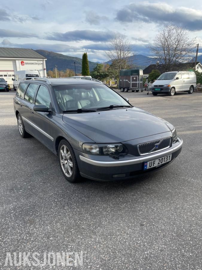 2004 Volvo V70 2.0T 179hk AUTOMAT SKINN TAKRAILS