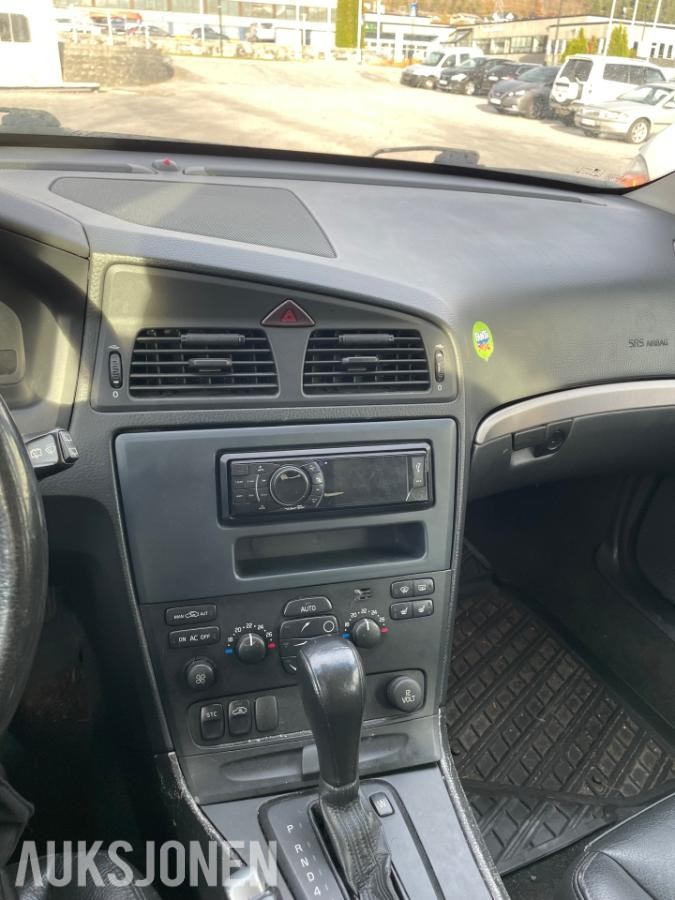2004 Volvo V70 2.0T 179hk AUTOMAT SKINN TAKRAILS