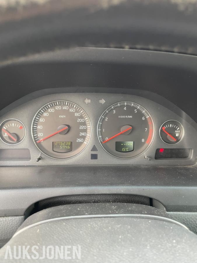 2004 Volvo V70 2.0T 179hk AUTOMAT SKINN TAKRAILS