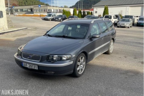 2004 Volvo V70  2.0T 179hk AUTOMAT SKINN TAKRAILS