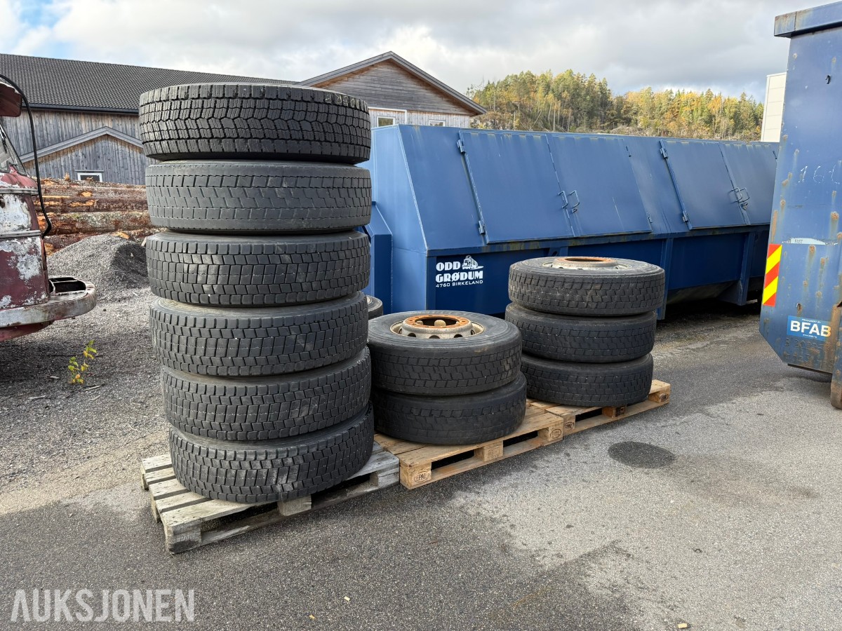 13 stk lastebildekk m / felg 315/80 R22.5 