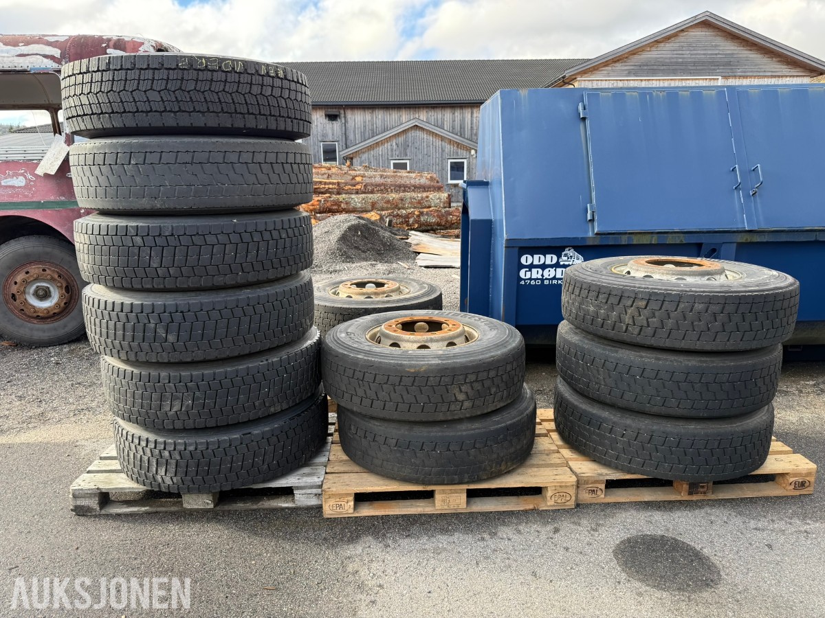 13 stk lastebildekk m / felg 315/80 R22.5 