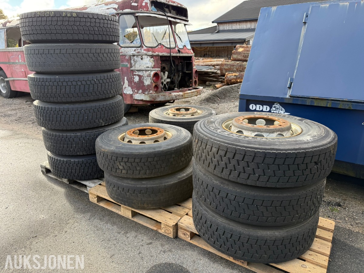 13 stk lastebildekk m / felg 315/80 R22.5 