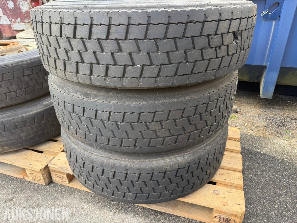 13 stk lastebildekk m / felg 315/80 R22.5 