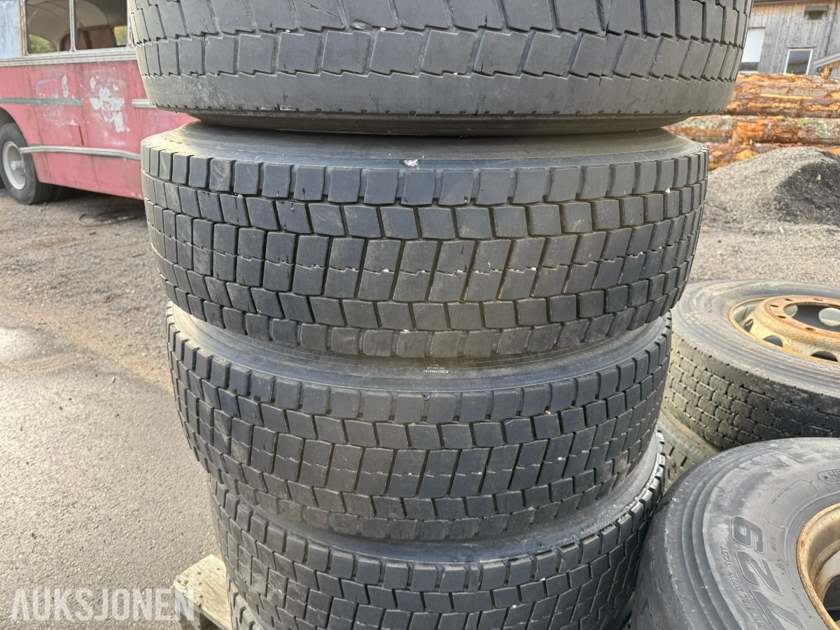 13 stk lastebildekk m / felg 315/80 R22.5 