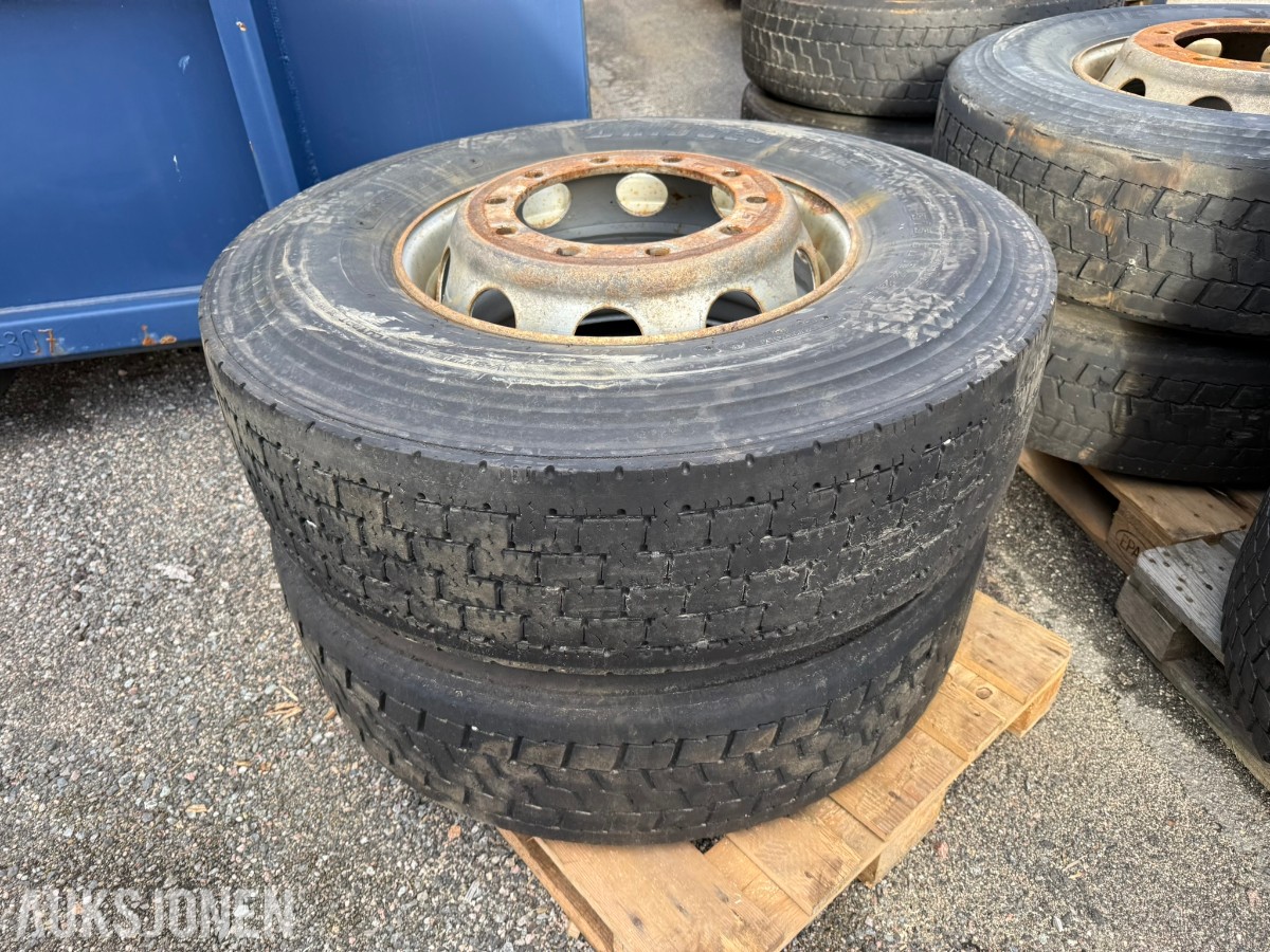 13 stk lastebildekk m / felg 315/80 R22.5 
