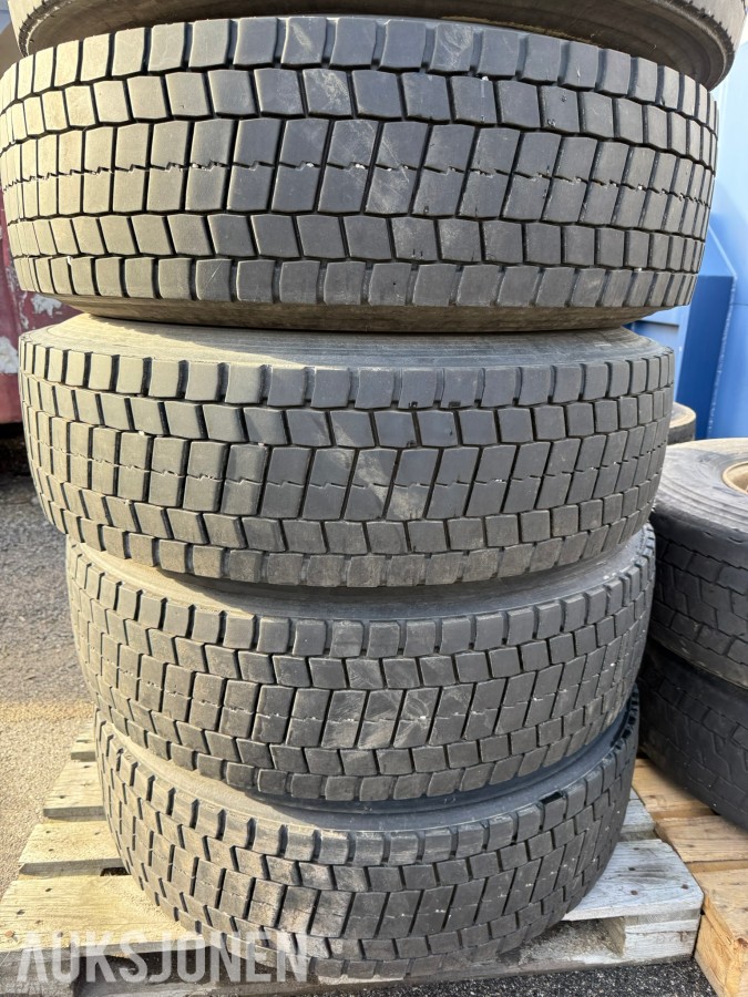 13 stk lastebildekk m / felg 315/80 R22.5 
