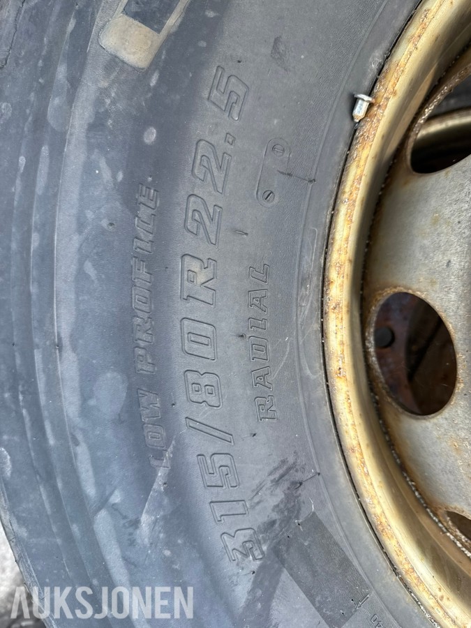 13 stk lastebildekk m / felg 315/80 R22.5 